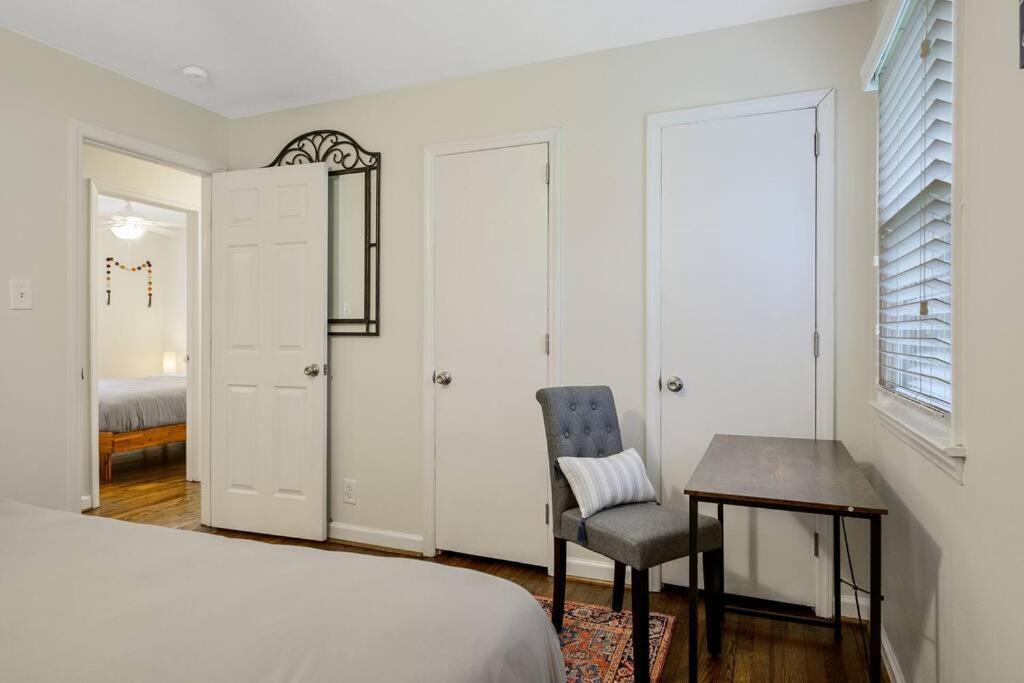 Cozy 3 Bedroom Cottage With Huge Fenced-In Yard Raleigh Exterior photo