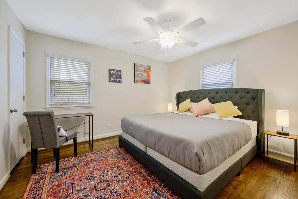 Cozy 3 Bedroom Cottage With Huge Fenced-In Yard Raleigh Exterior photo